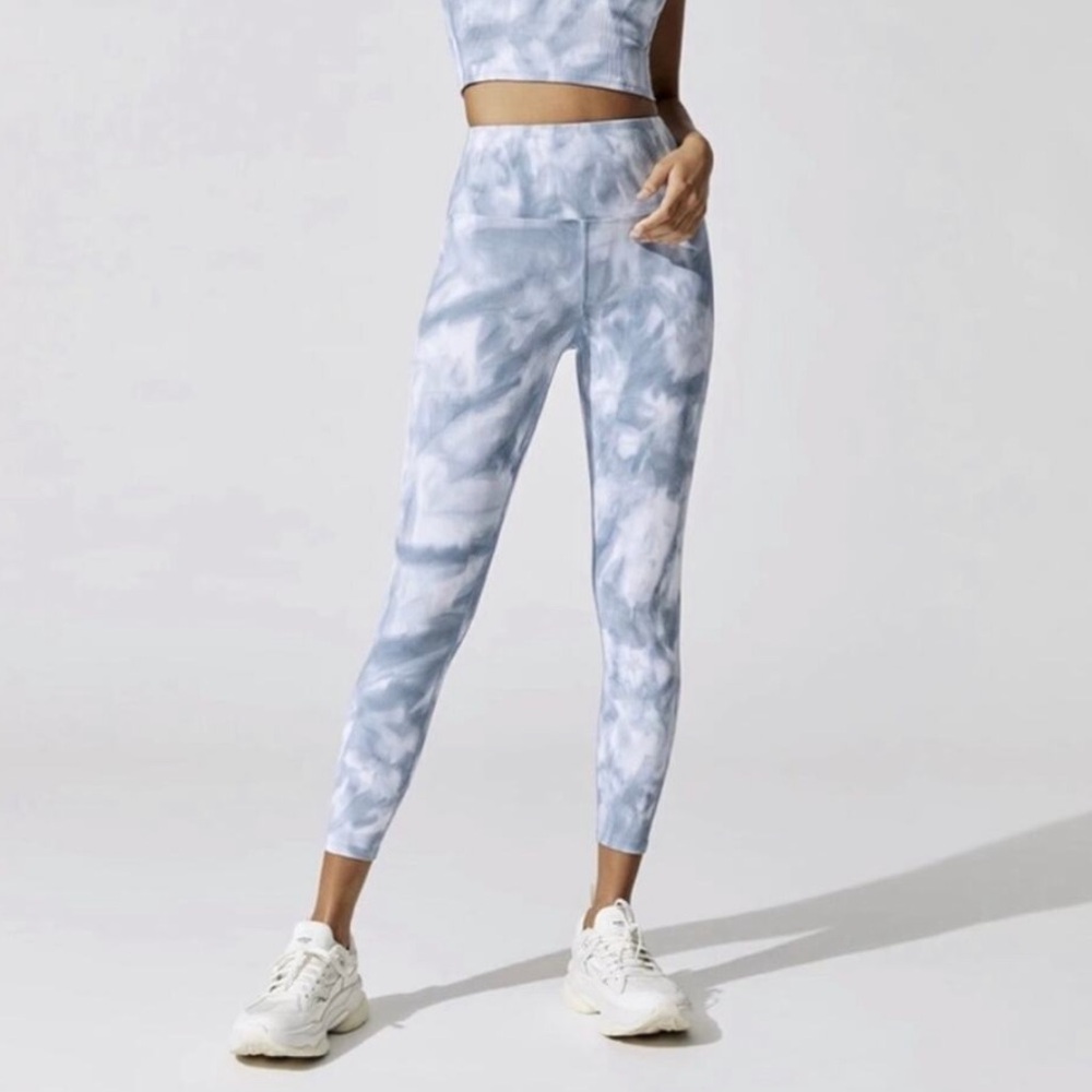 Carbon38 | Blue & White Tie Dye Ribbed 7/8 Leggings Size Large